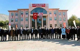Amasya Üniversitesi Kütüphanesine Tarihçi Hüseyin...