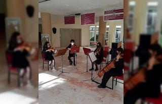 Anadolu Üniversitesi’nde devam eden Fuaye Konserleri’nin...