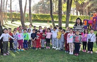 Anaokulu öğrencilerinden kardeş mahalledeki çocuklara...
