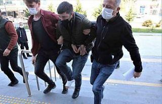 Arkadaşı, kız kardeşini sosyal medyadan takip...