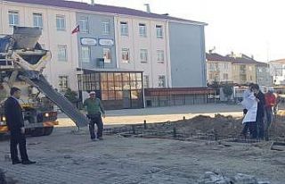 Aslanapa’da çok amaçlı oyun alanı yapımına...