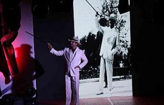 Atatürk Giysi Koleksiyonu Defilesi büyük beğeni...