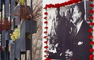 Atatürk’ün fotoğraf karelerinin bulunduğu 100....