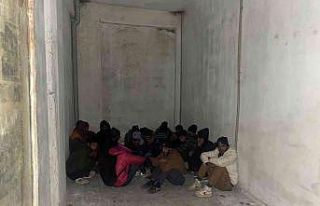 Atıl durumdaki iş merkezinde 17 düzensiz göçmen...