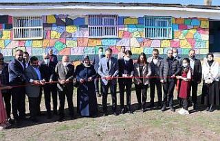 Atıl durumdaki okul binası geri dönüşüm malzemeleriyle...