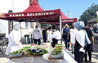 AÜ’de ‘Cadde de ders var, sokak lezzetleri’...