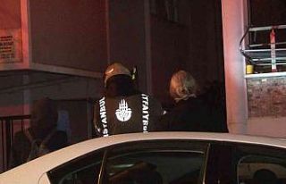 Avcılar’da 4 katlı bir binanın çatısında yangın...