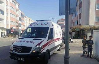 Ayağının üzerinden otomobil geçen çocuk hastaneye...