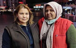 Aylardır sokak sokak kızını arıyor