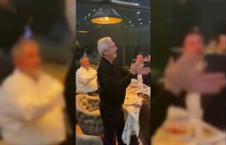 Aziz Yıldırım doğum gününde restoranda dans...