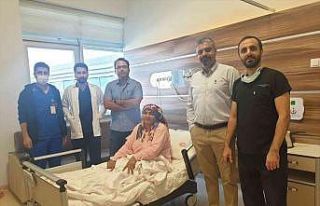Bağırsaktan yama yapılarak mesanesi büyütüldü,...