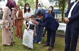 Bağlar Belediyesi bedenleri giydirdi, yürekleri...