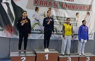 Bağlar Belediyesporlu karateciler Atatürk Kupasında...
