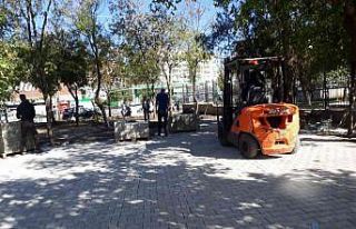 Bağlar’daki okul yollarına kilitli parke taşı...