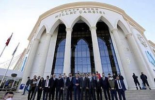 Bakan Kasapoğlu Millet Çarşısını çok beğendi