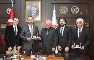 Bakan Kasapoğlu Soma Belediyesini ziyaret etti