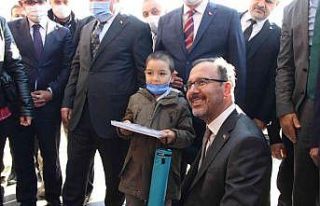 Bakan Kasapoğlu sözünü tuttu minik Hamza’yla...