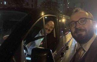 Bakan Varank kaza yapan muhabiri evine bıraktı