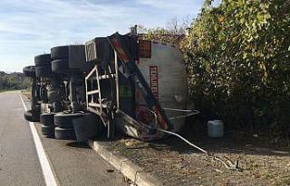 Balıkçı teknelerine yakıt taşıyan tanker devrildi:...
