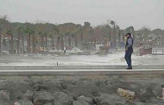 Balıkesir’de eğitime lodos engeli