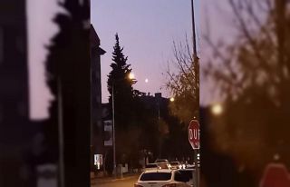 Balıkesir’de gökyüzünde yanarak düşen cisim...