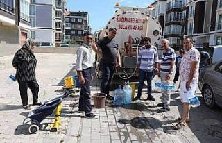 Bandırma Belediyesi ücretsiz su dağıtacak.