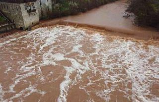 Bartın Irmağı’nda köpüklenmeler oluştu