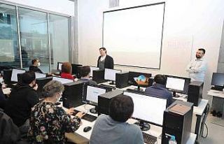 Başakşehir’de öğretmenlere teknoloji eğitimi
