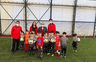 Başarılı sporculara ödül