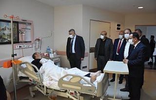 Başhekime "hayırlı olsun", yaralıya...