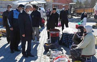 Başkan Akkaya pazar esnafı ile buluştu
