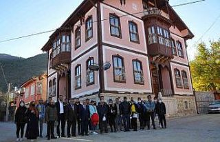 Başkan Akkaya üniversiteli gençlerle buluştu