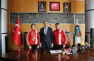 Başkan Alemdar: "Genç sporcuların başarıları...