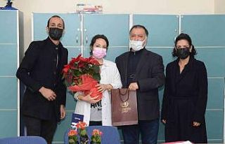 Başkan Bakkalcıoğlu’ndan öğretmenlere çiçekli...