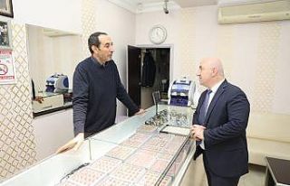 Başkan Bıyık’tan esnaf turu