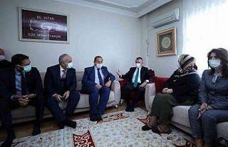 Başkan Büyükakın, şehit Arlı’nın ailesini...