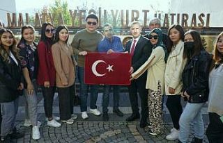 Başkan Çınar, Kazakistanlı akademisyen ve öğrencileri...