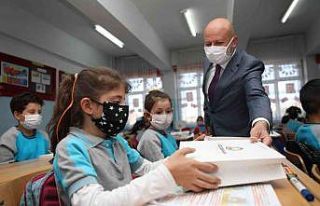 Başkan Çolakbayrakdar: “Hizmetlerimizle okuyan...