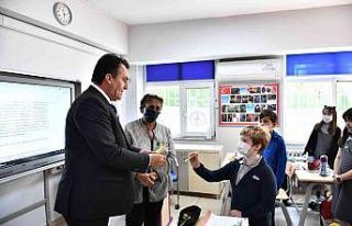 Başkan Dündar ilkokul öğrencileriyle bir araya...