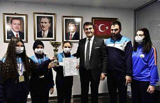 Başkan Dündar rekortmen atıcılarla buluştu