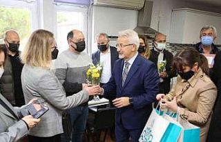 Başkan Erdem öğretmenleri bu yıl da unutmadı