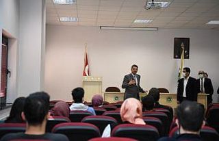 Başkan Kocaman, Arslanbey MYO’da gençlerle buluştu