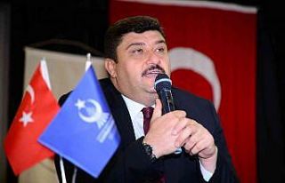 Başkan Oğuz liselilerle tecrübelerini paylaşıyor