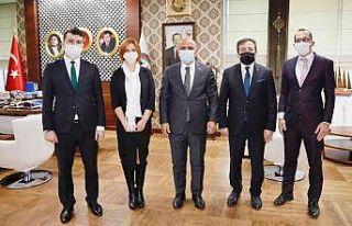 Başkan Söğüt “Öğretmenlerimiz başımızın...