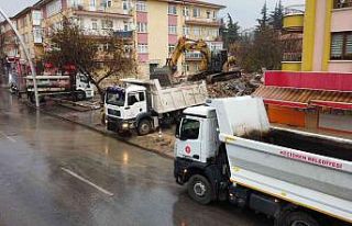 Başkent’te patlamanın yaşandığı binanın yıkım...