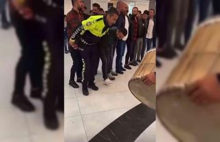 Batman’da trafik polisi bu kez halaya yön verdi