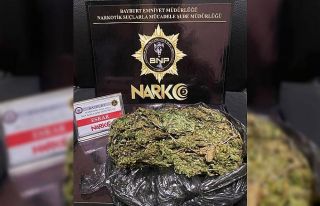 Bayburt’ta bir miktar esrar ele geçirilerek 2 kişi...