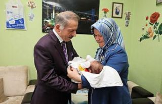 Bebeklerin ilk hediyesi Bayrampaşa Belediyesi’nden