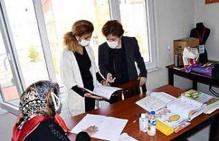 Belediyenin mahallelerde açtığı kurslarla okur...