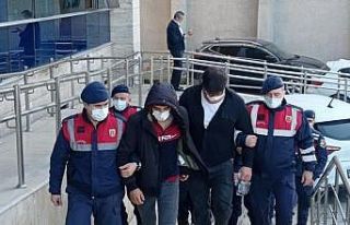 Belediyeye ait depodan malzeme çalarken suçüstü...